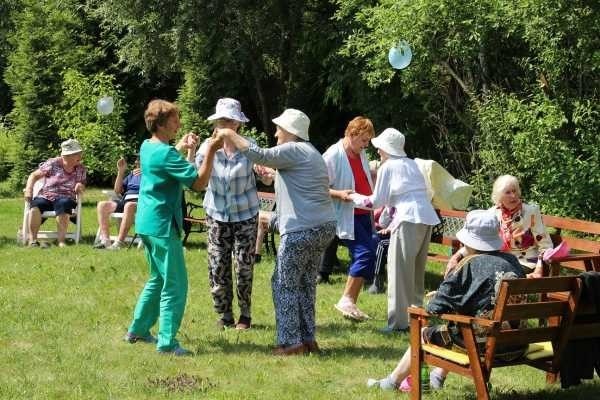 Пенсионерка на борту самолета